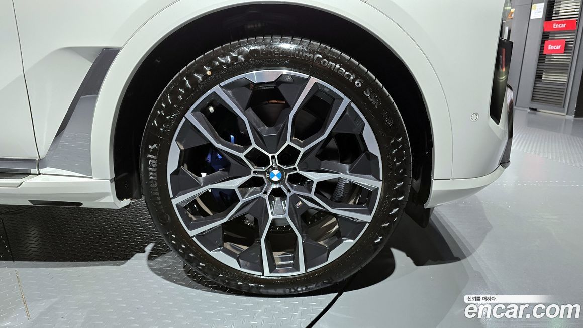 BMW X7 2025