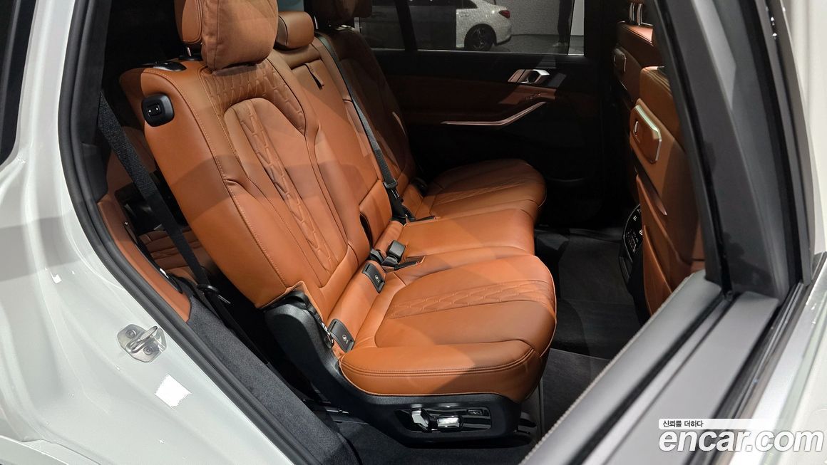 BMW X7 2025