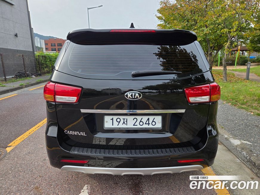 Kia Canival 2015