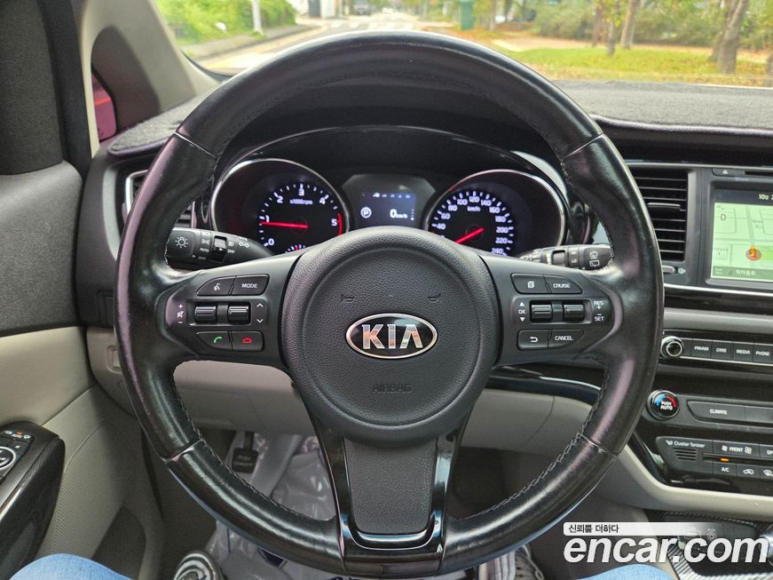 Kia Canival 2015