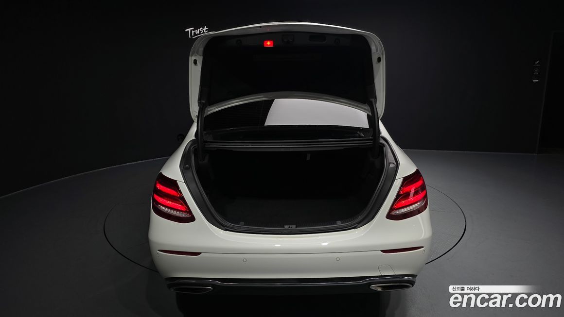 Mercedes-Benz E-Class 2018