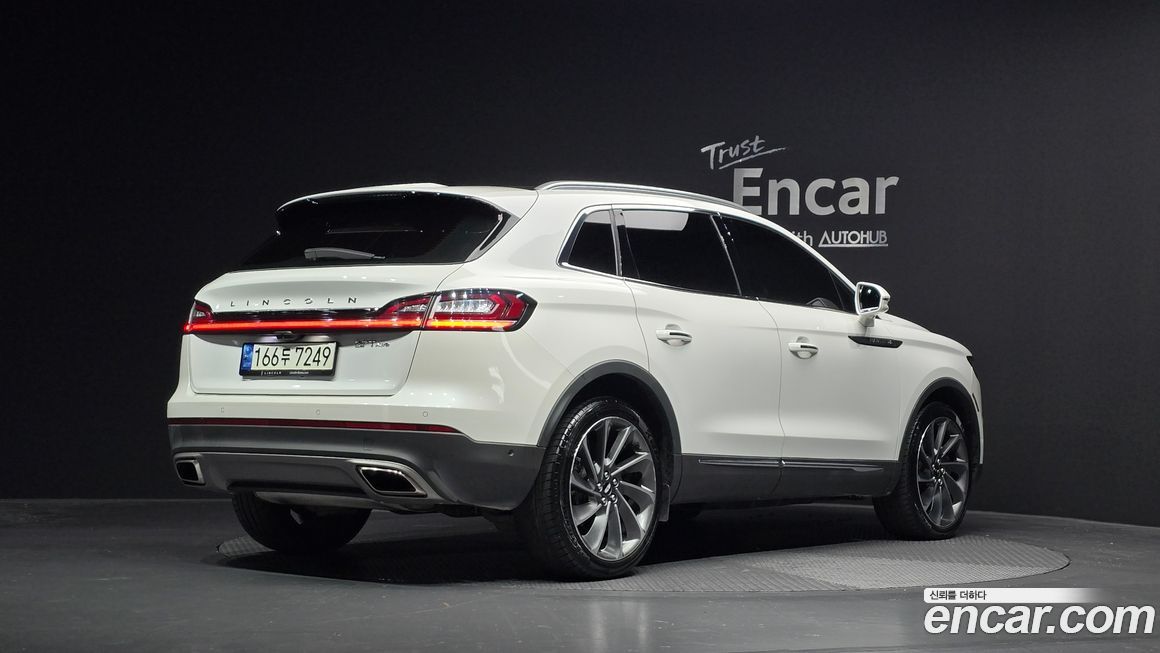 Lincoln Nautilus 2020