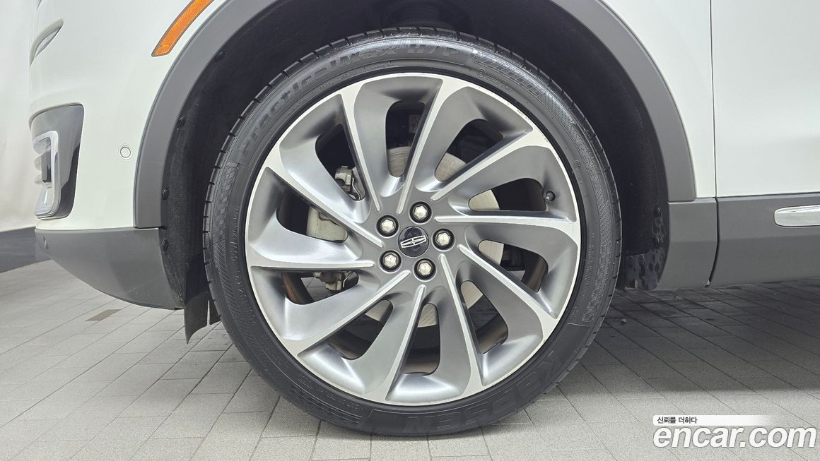 Lincoln Nautilus 2020