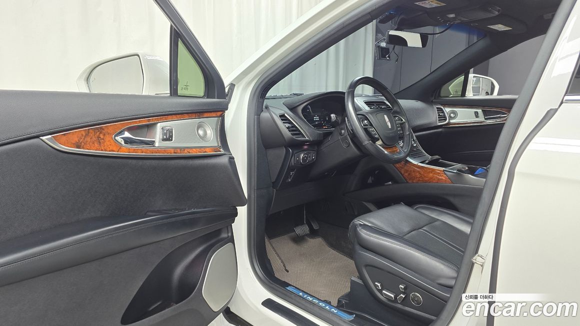 Lincoln Nautilus 2020