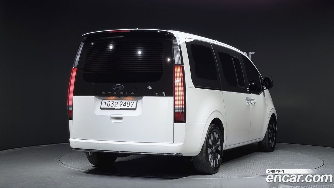 Hyundai Staria 2025