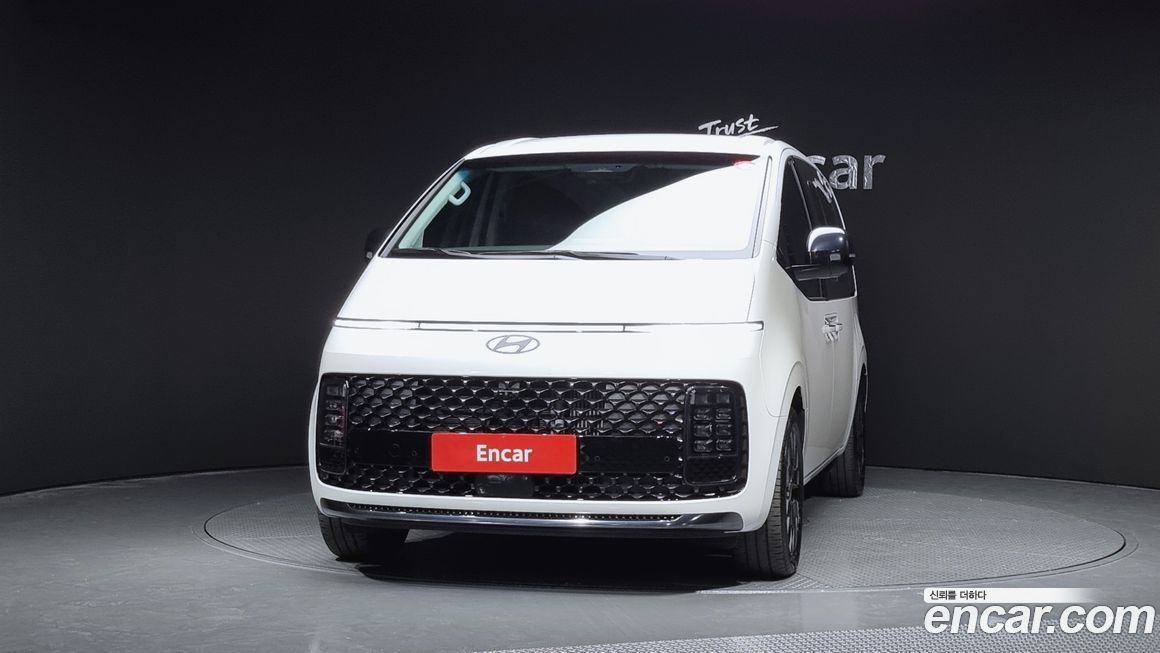 Hyundai Staria 2025