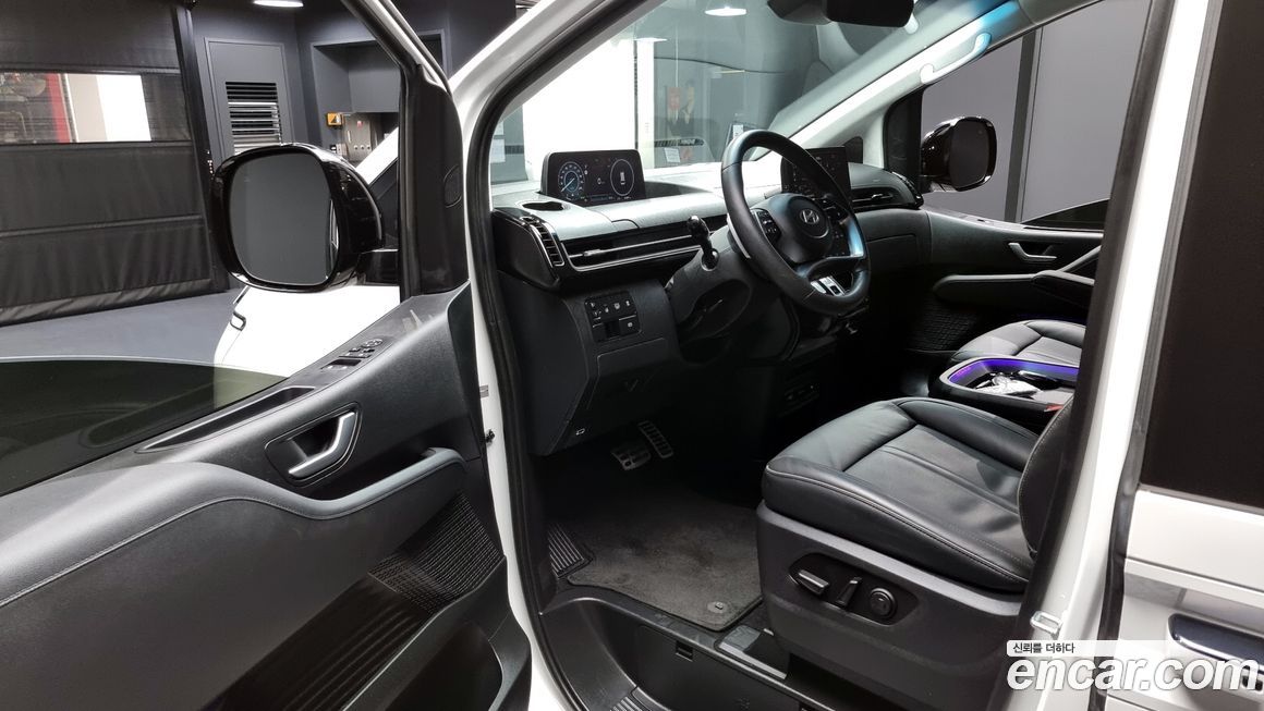 Hyundai Staria 2025