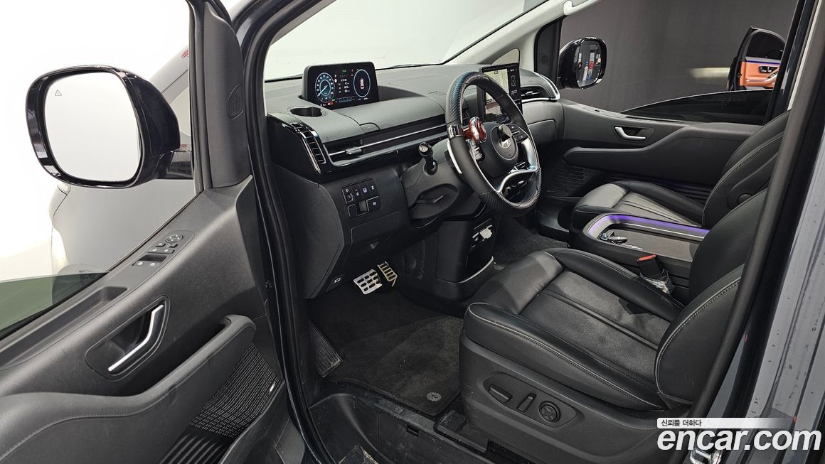 Hyundai Staria 2025