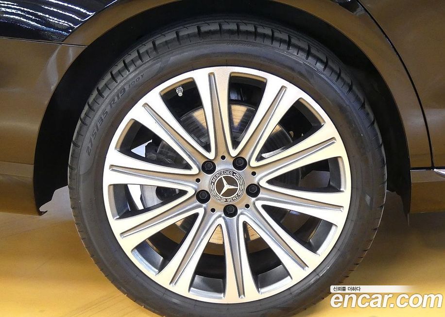 Mercedes-Benz E-Class 2023