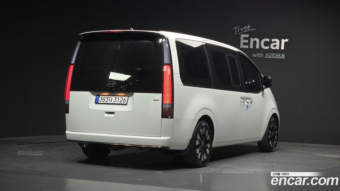 Hyundai Staria 2025
