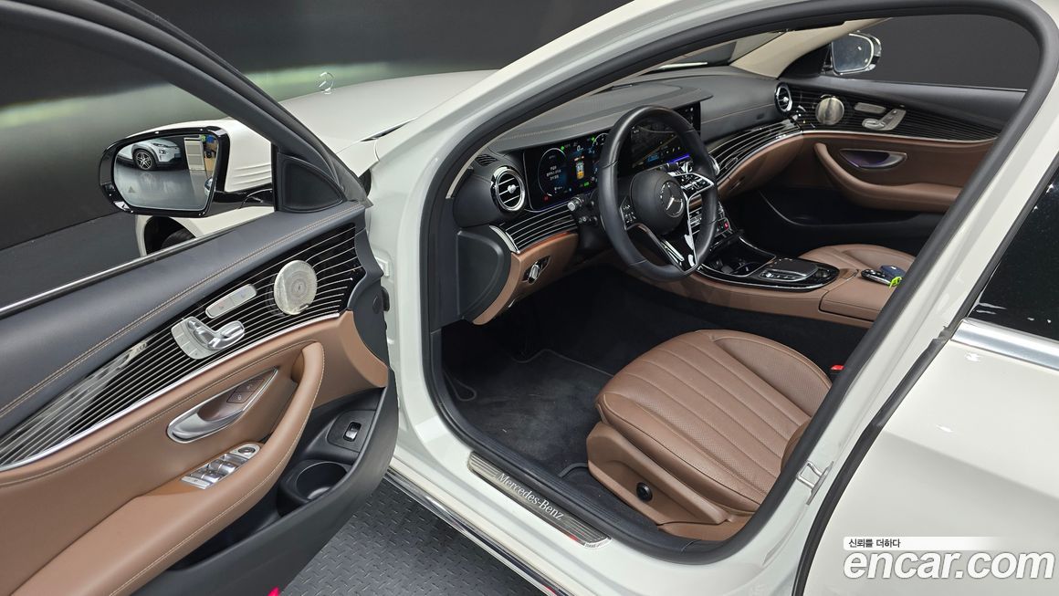 Mercedes-Benz E-Class 2023