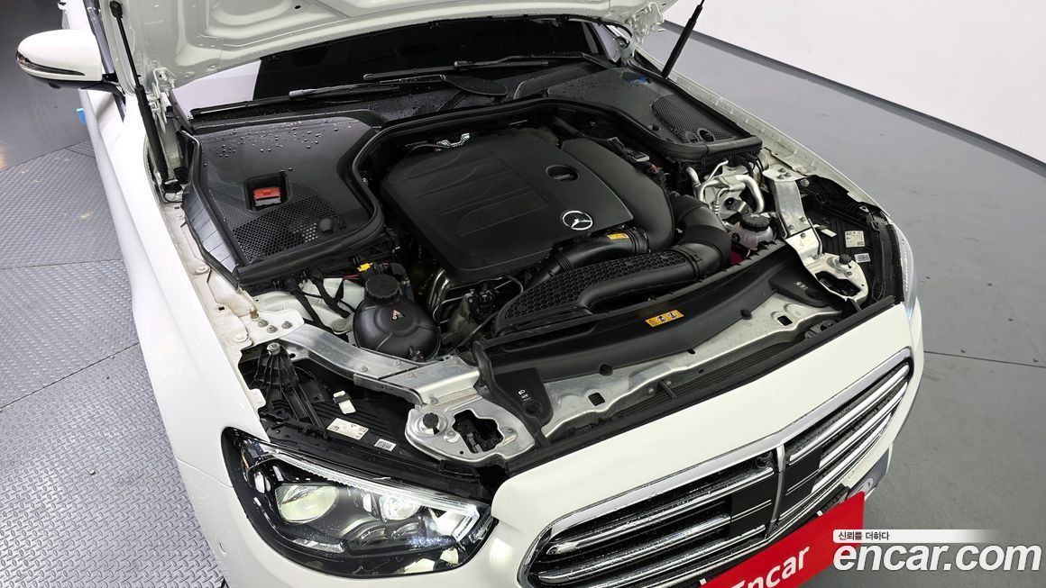 Mercedes-Benz E-Class 2023