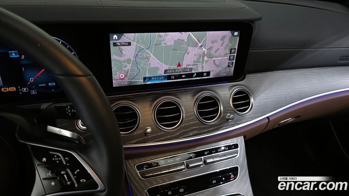 Mercedes-Benz E-Class 2023