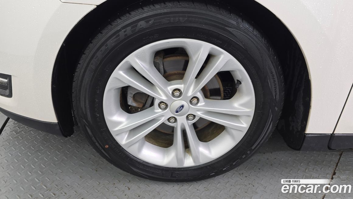 Ford Taurus 2016