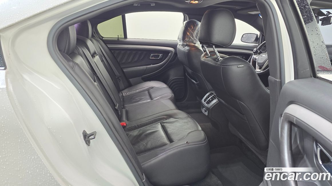 Ford Taurus 2016