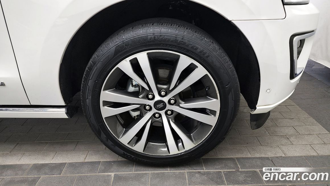 Ford Expedition 2021