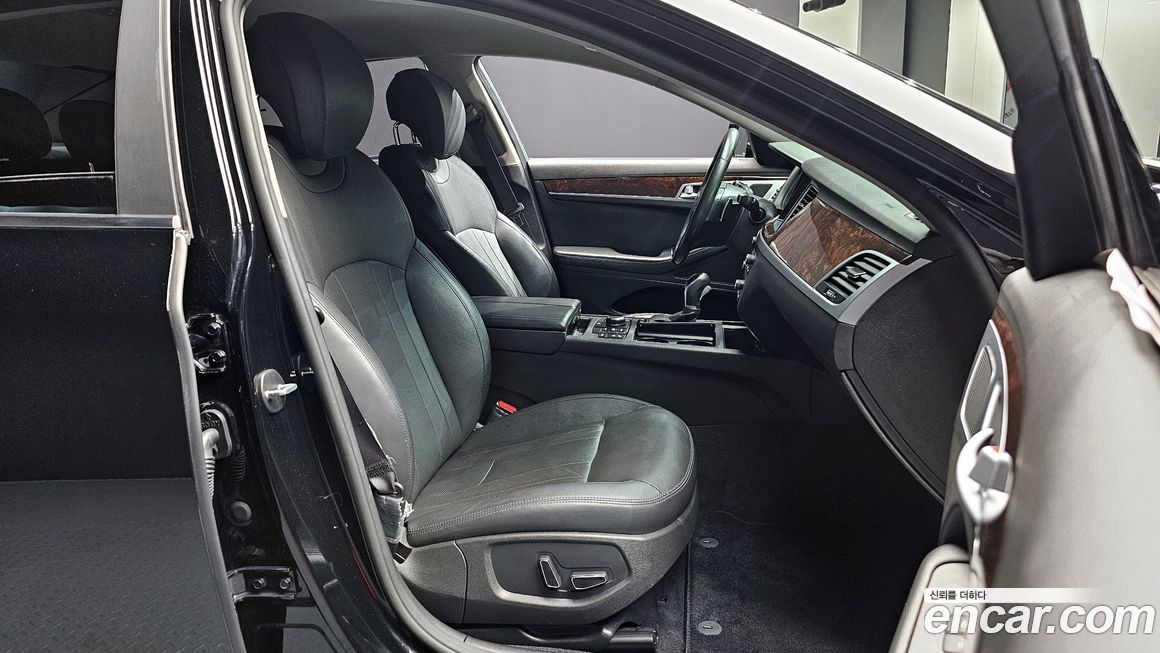 Hyundai Genesis 2016