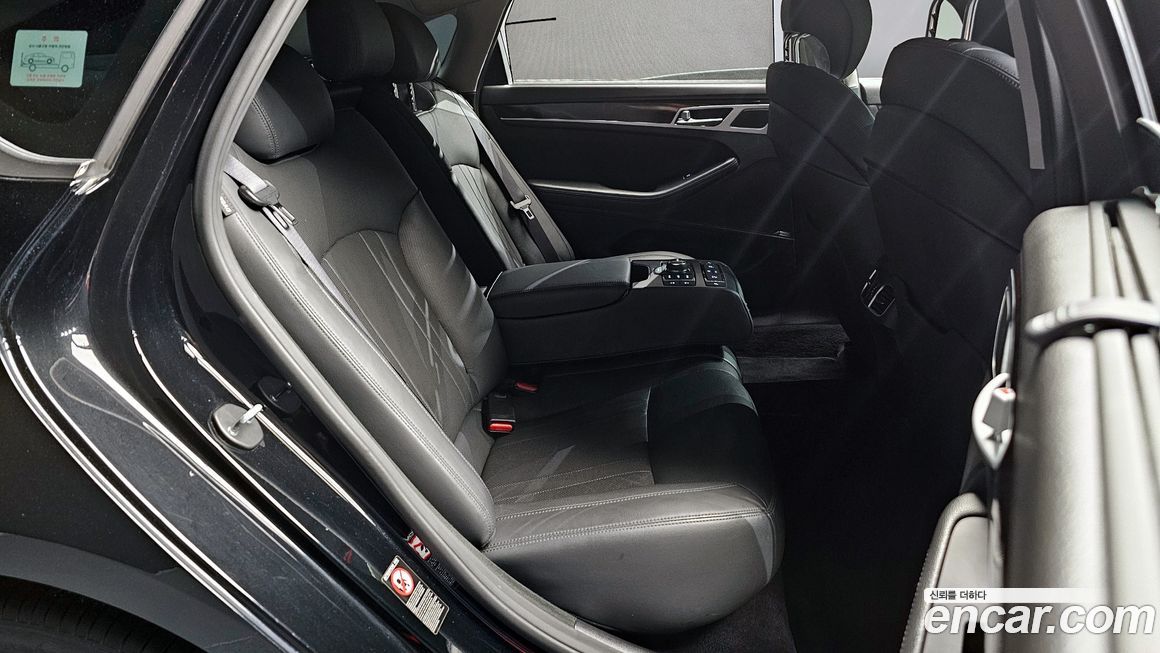 Hyundai Genesis 2016