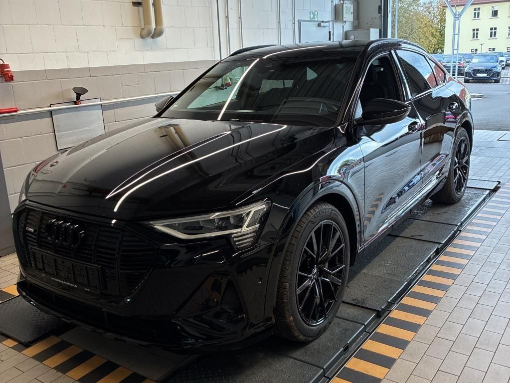 Audi e-tron 2022