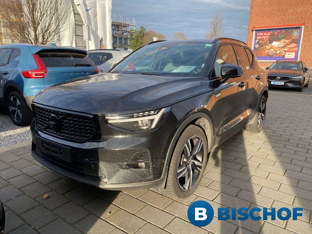 Volvo XC40 2025