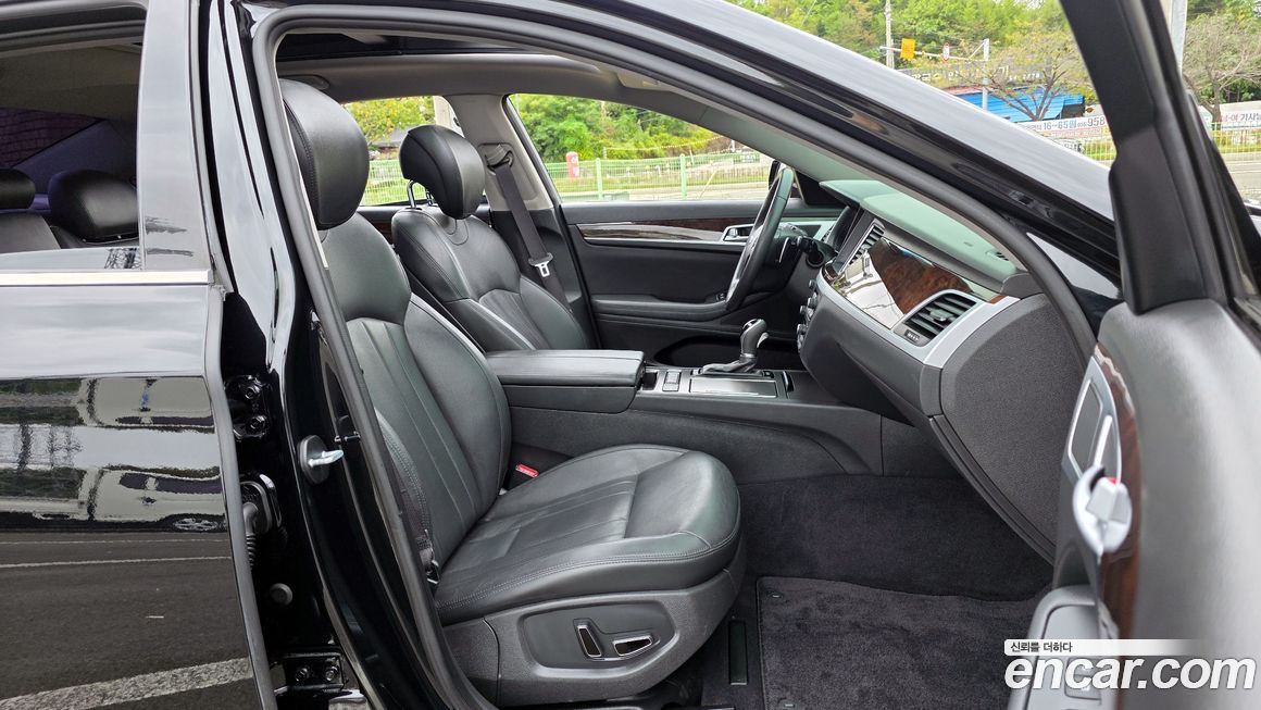 Hyundai Genesis 2016