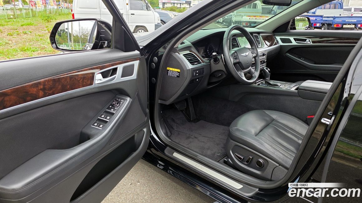 Hyundai Genesis 2016