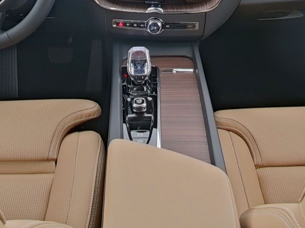 Volvo XC60 2025