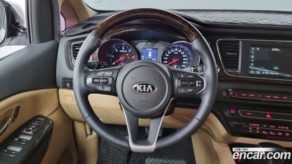 Kia Canival 2019