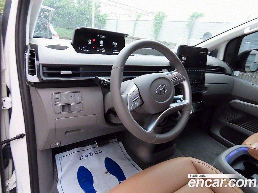Hyundai Staria 2024