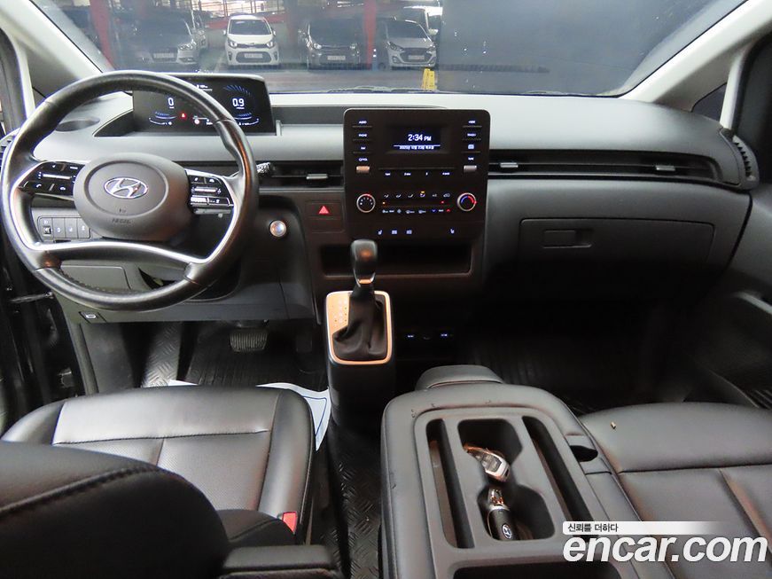 Hyundai Staria 2022