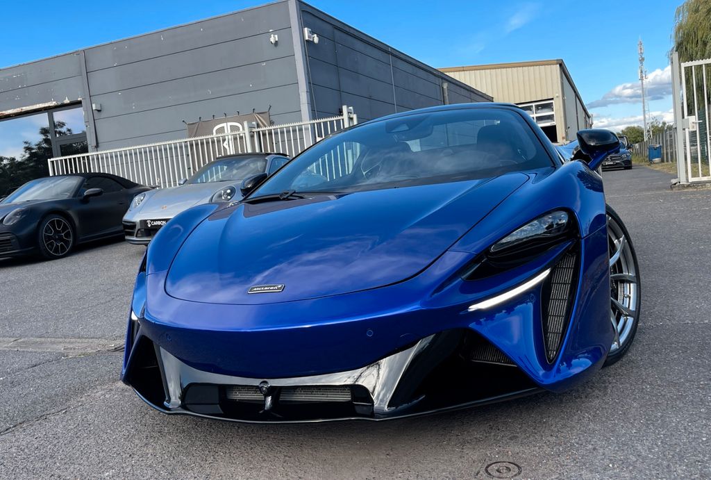 McLaren Artura 2024