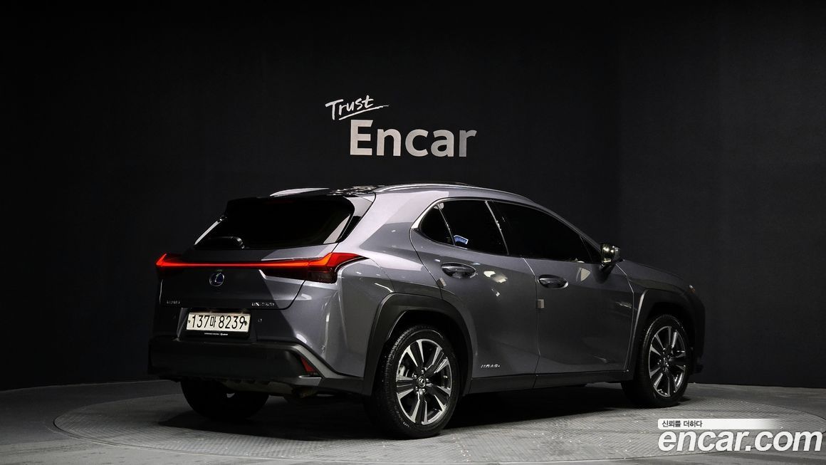 Lexus UX 2021