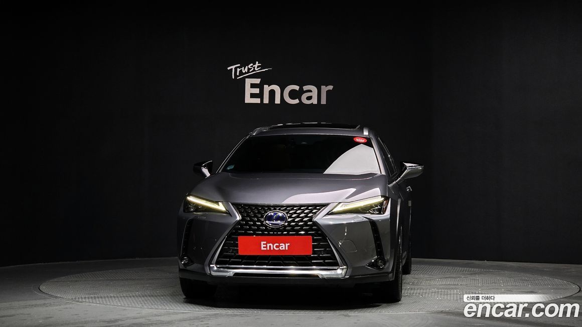Lexus UX 2021