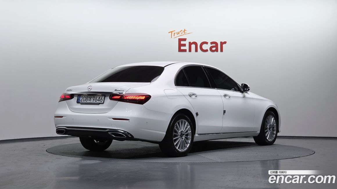 Mercedes-Benz E-Class 2021