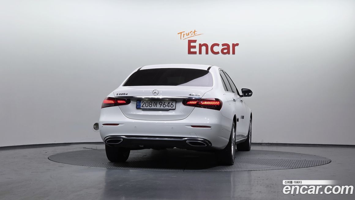 Mercedes-Benz E-Class 2021