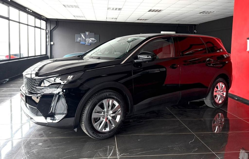Peugeot 5008 2021