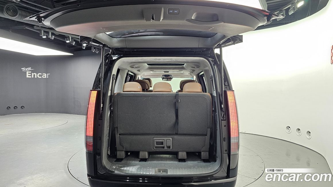 Hyundai Staria 2025