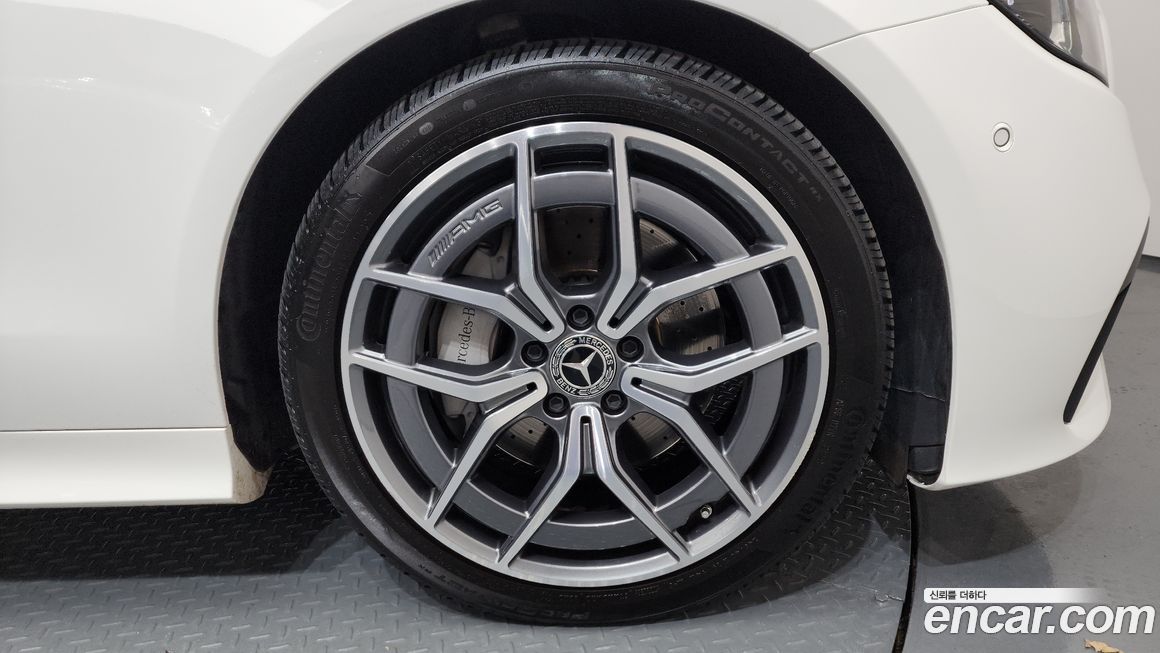 Mercedes-Benz E-Class 2023