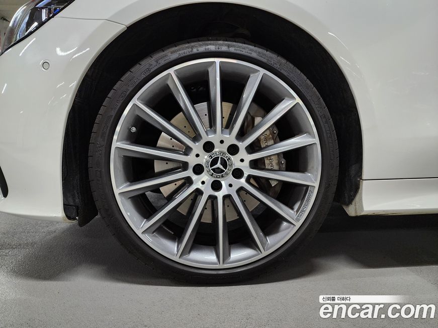 Mercedes-Benz E-Class 2023