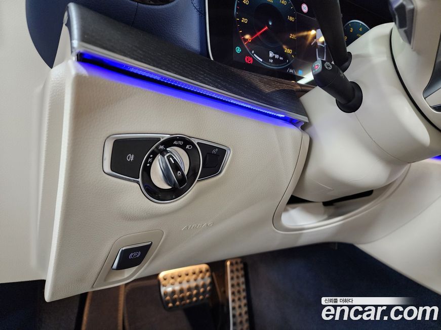 Mercedes-Benz E-Class 2023