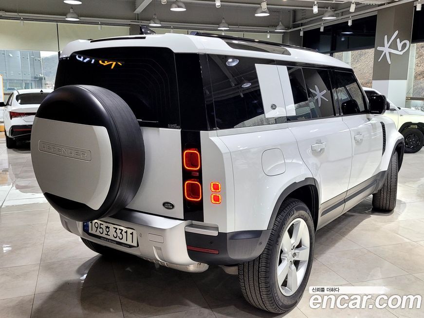 Land Rover Defender 2023