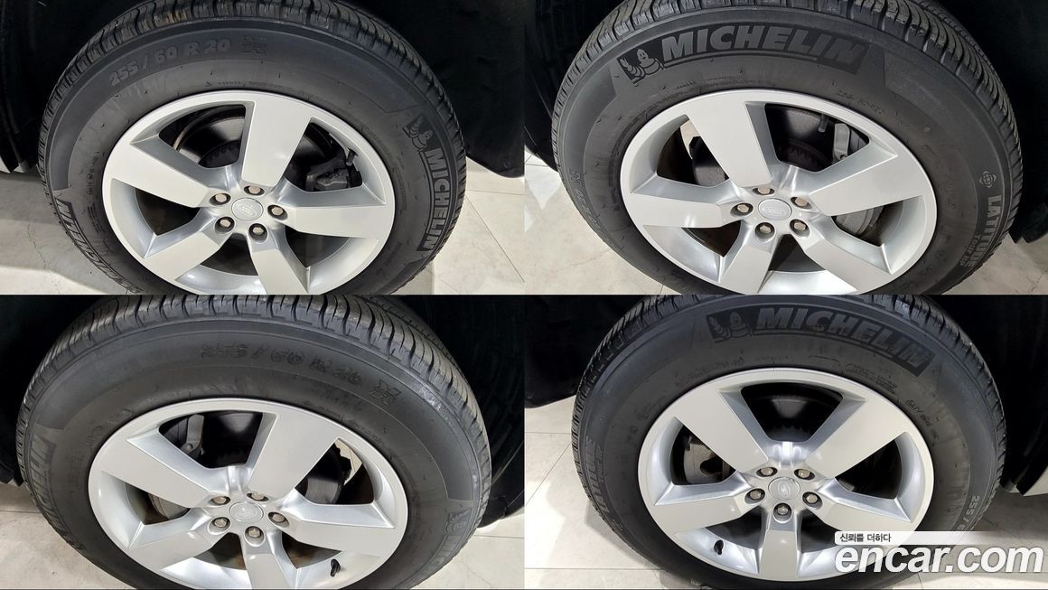 Land Rover Defender 2023