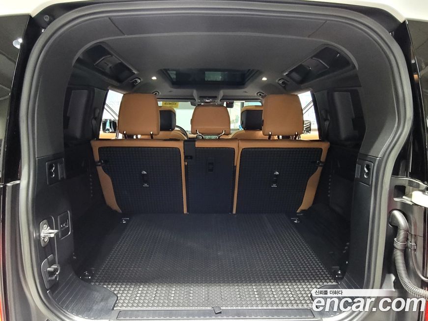 Land Rover Defender 2023