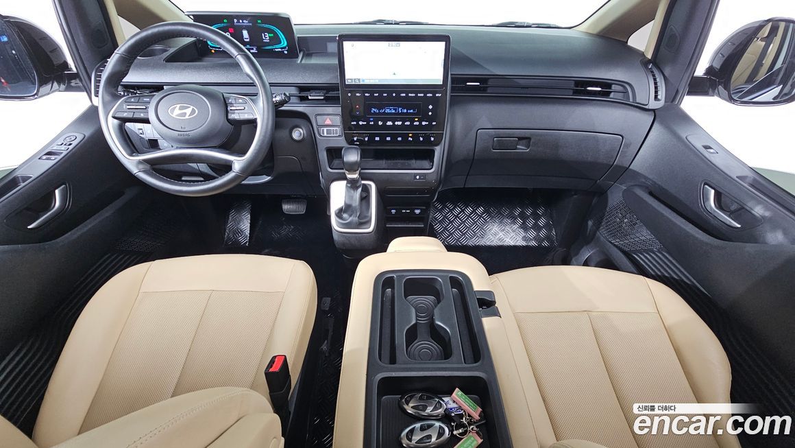 Hyundai Staria 2025