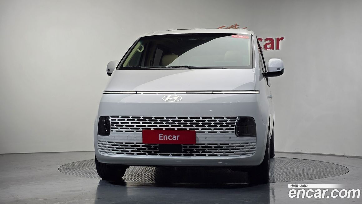 Hyundai Staria 2025
