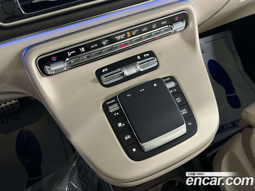 Mercedes-Benz V-Class 2025