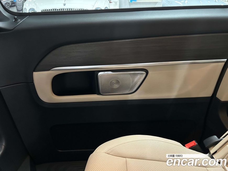 Mercedes-Benz V-Class 2025