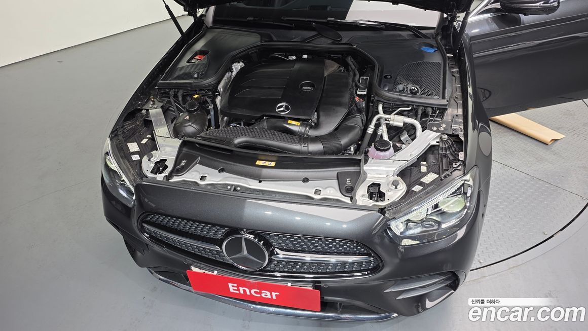 Mercedes-Benz E-Class 2022