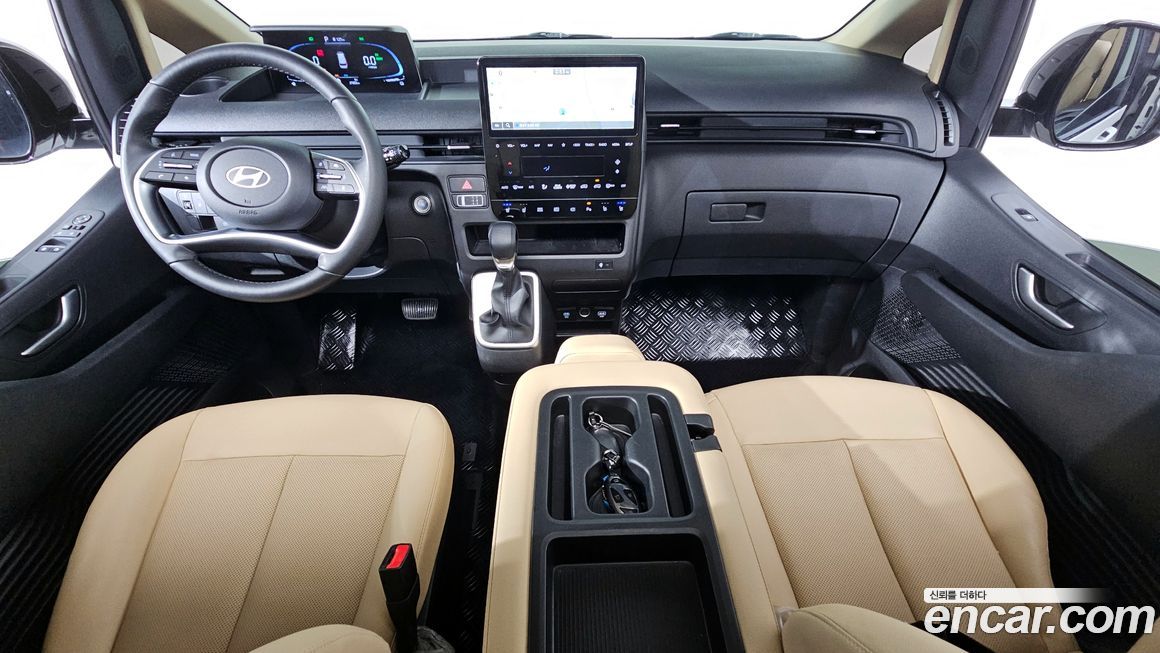 Hyundai Staria 2025