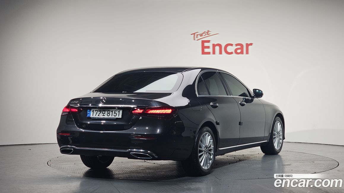 Mercedes-Benz E-Class 2021